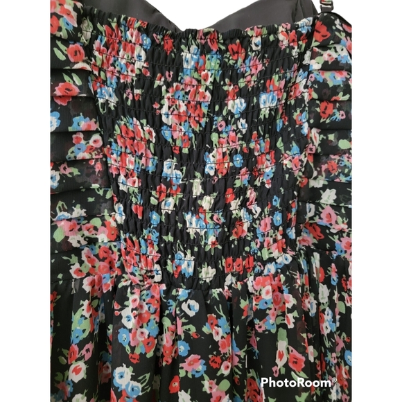 Sweetheart Neckline Floral Dress - Picture 3 of 5